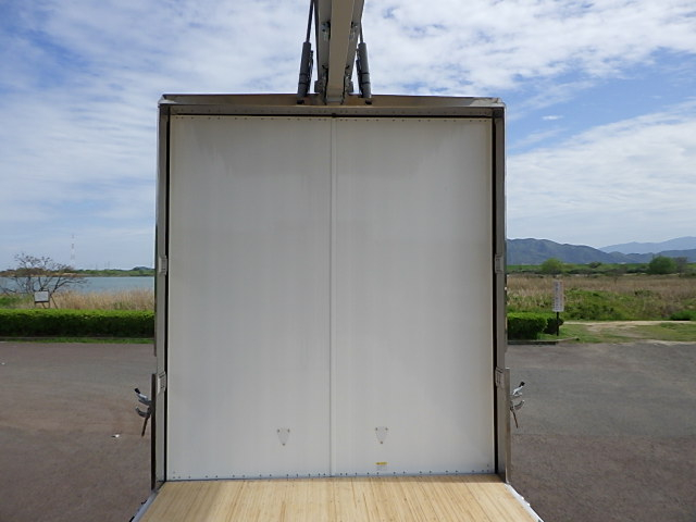 三菱令和8年式4軸低床アルミウィング車検付き|中古トラックの販売・買取・査定のアイナビ