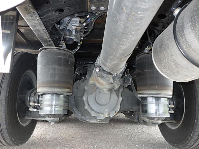 日野令和7年☆セルフクレーン☆自動歩み板付き検切れ|中古トラックの販売・買取・査定のアイナビ