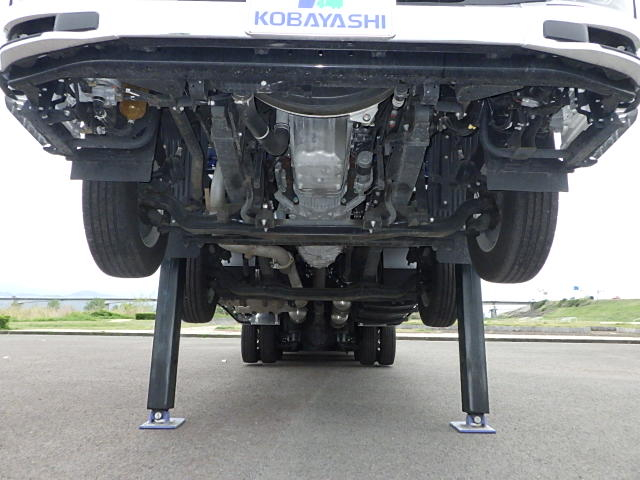 日野令和7年☆セルフクレーン☆自動歩み板付き検切れ|中古トラックの販売・買取・査定のアイナビ