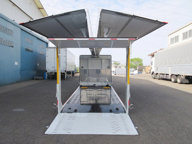 ★ウイング式(バン型)キャリアカー★積載2450kg★動画あり|中古トラックの販売・買取・査定のアイナビ