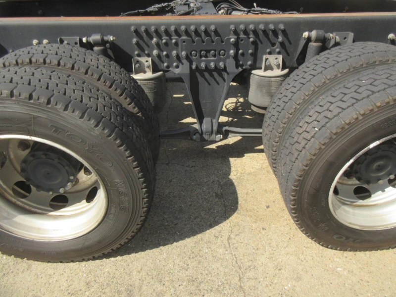 2PGクオンハイルーフ4軸低床シャーシ|中古トラックの販売・買取・査定のアイナビ