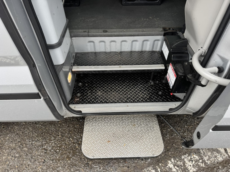 マイクロバス28人乗りGX自動スライドドアAT|中古トラックの販売・買取・査定のアイナビ