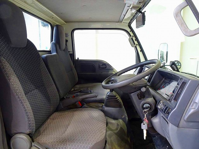 エルフ1.5t4WDFFLSタイヤ平ボデー|中古トラックの販売・買取・査定のアイナビ