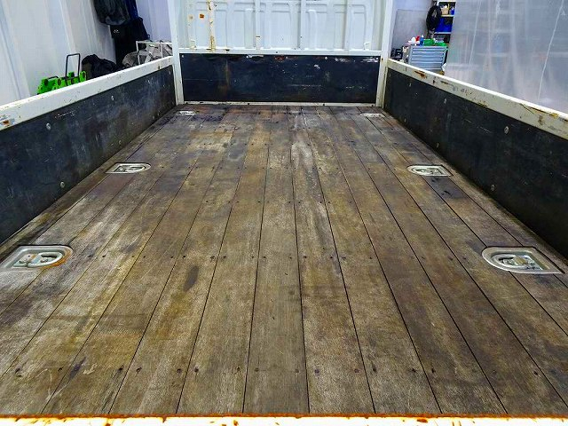 エルフ1.5t4WDFFLSタイヤ平ボデー|中古トラックの販売・買取・査定のアイナビ