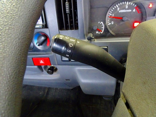 エルフ1.5t4WDFFLSタイヤ平ボデー|中古トラックの販売・買取・査定のアイナビ