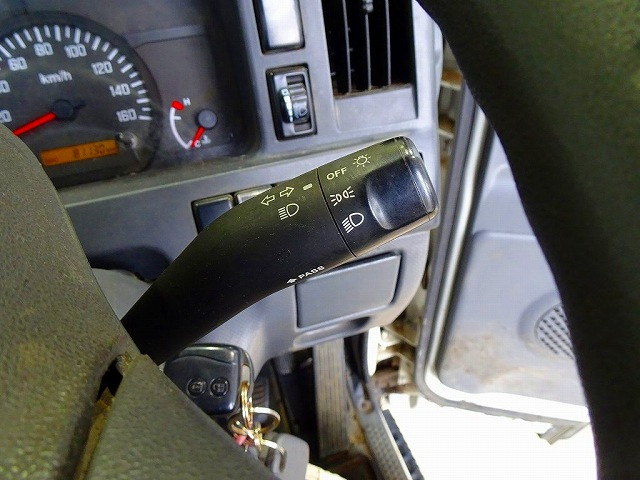 エルフ1.5t4WDFFLSタイヤ平ボデー|中古トラックの販売・買取・査定のアイナビ