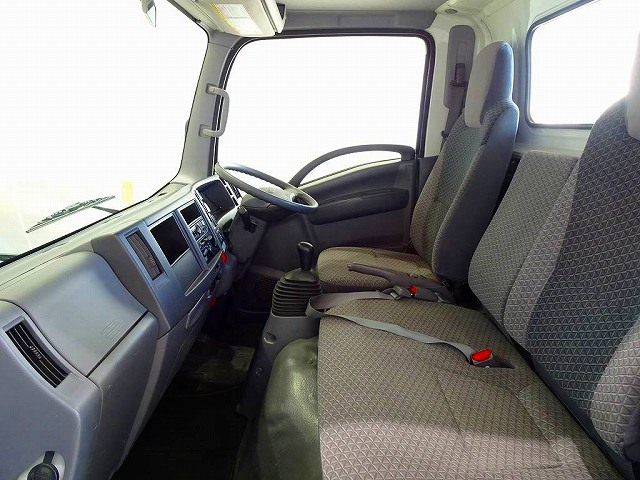 エルフ2tFFL標準セミロング平ボディ総重量5t未満|中古トラックの販売・買取・査定のアイナビ