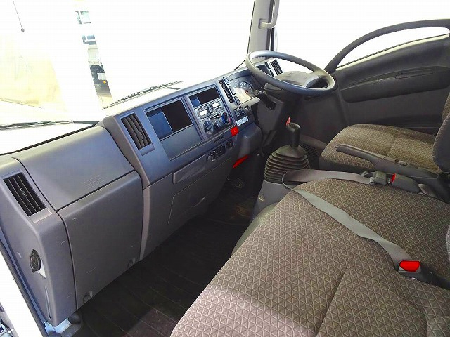 エルフ2tFFL標準セミロング平ボディ総重量5t未満|中古トラックの販売・買取・査定のアイナビ