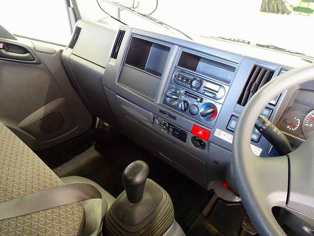 エルフ2tFFL標準セミロング平ボディ総重量5t未満|中古トラックの販売・買取・査定のアイナビ