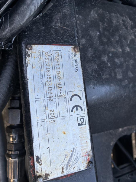 やはり余裕の6気筒!距離少ない、車検付き、寝台付|中古トラックの販売・買取・査定のアイナビ