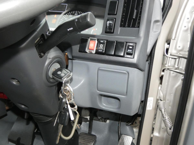 H241.5トン アルミバン バックカメラ 260408|中古トラックの販売・買取・査定のアイナビ