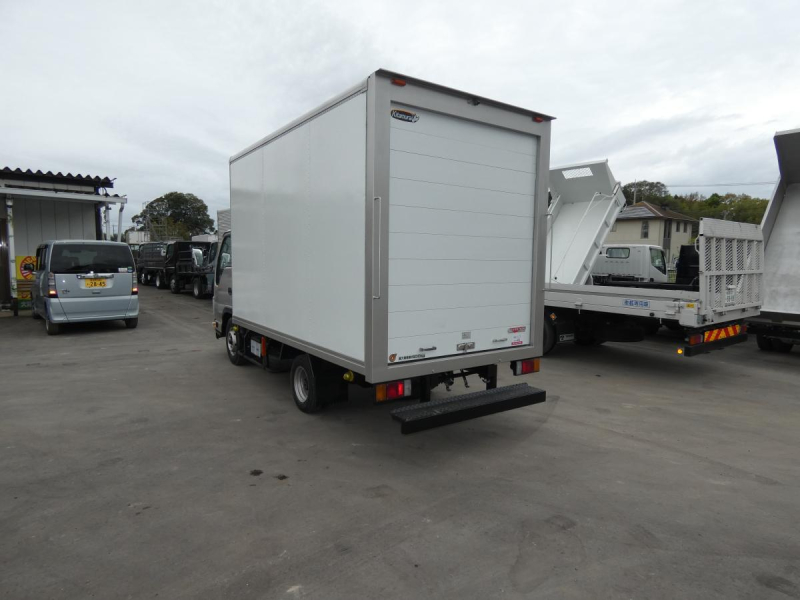 H241.5トン アルミバン バックカメラ 260408|中古トラックの販売・買取・査定のアイナビ