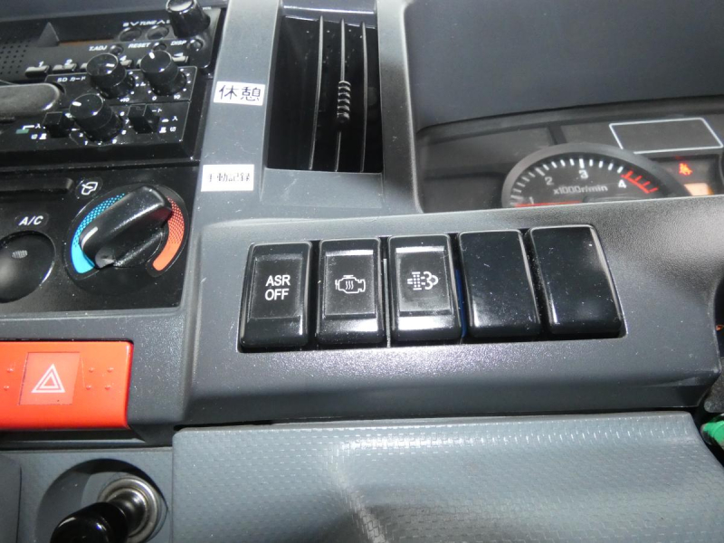 H241.5トン アルミバン バックカメラ 260408|中古トラックの販売・買取・査定のアイナビ