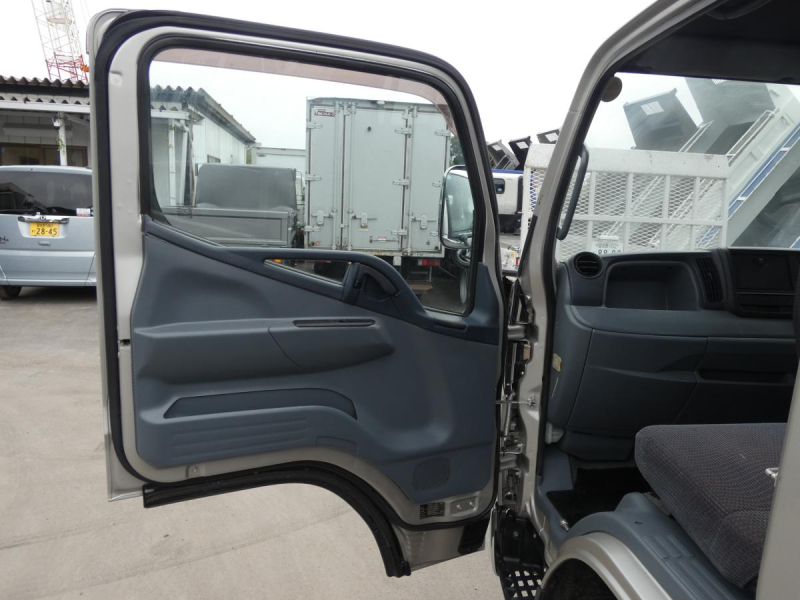 2トン 平ボディ 260346|中古トラックの販売・買取・査定のアイナビ