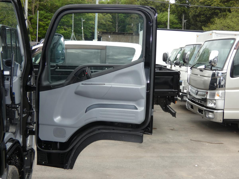 H24 キャンター 1.85トン オートマ 4WD ダンプ|中古トラックの販売・買取・査定のアイナビ