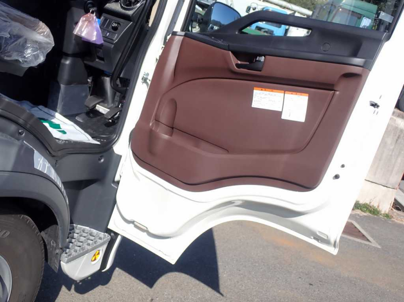 8.4t アルミ平 L6200 標準幅 後輪エアサス 240PS 6速|中古トラックの販売・買取・査定のアイナビ