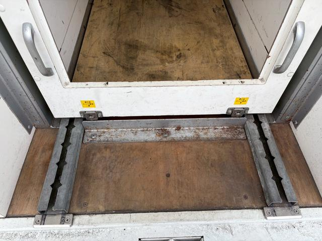 トヨタダイナ特装車その他|中古トラックの販売・買取・査定のアイナビ