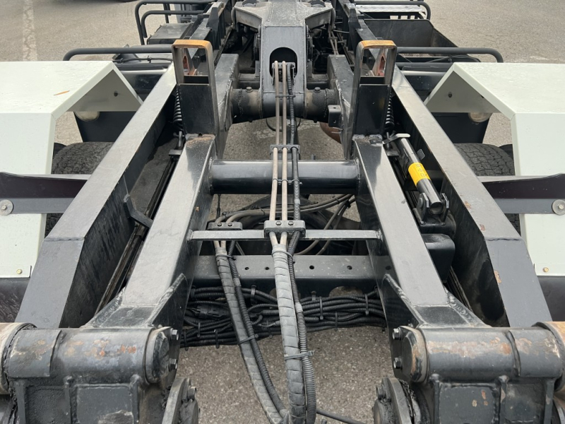 ベッド付新明和アームロールCCA44-31車検付|中古トラックの販売・買取・査定のアイナビ