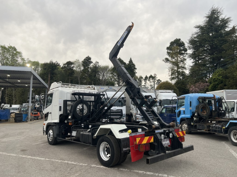 ベッド付新明和アームロールCCA44-31車検付|中古トラックの販売・買取・査定のアイナビ