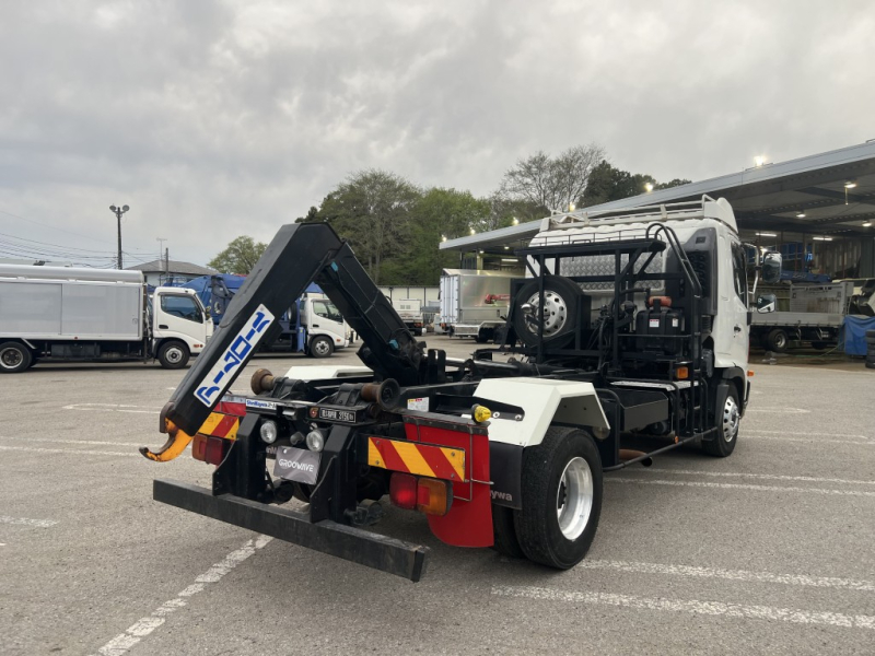 ベッド付新明和アームロールCCA44-31車検付|中古トラックの販売・買取・査定のアイナビ