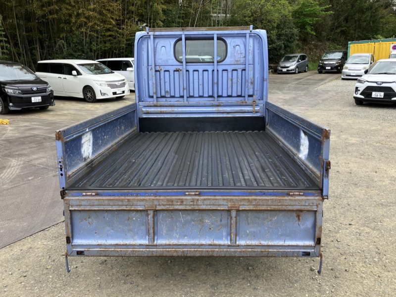 H21年式、アトラス、ダブルキャブ、メーカー完成車|中古トラックの販売・買取・査定のアイナビ