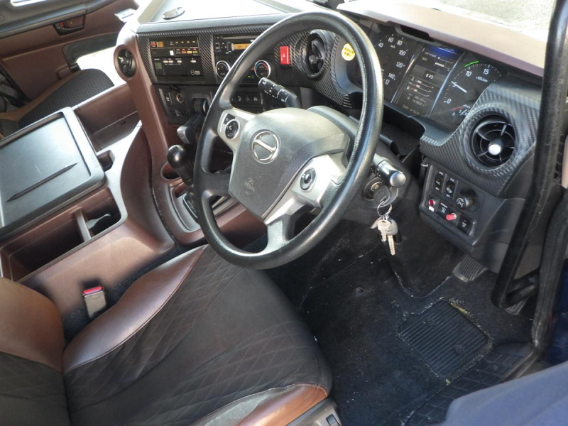 4軸低床 後輪エアサス 内高2,590|中古トラックの販売・買取・査定のアイナビ