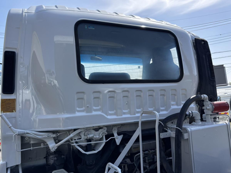 巻き込みパッカー車 新明和製8.0立米積載2350kg|中古トラックの販売・買取・査定のアイナビ