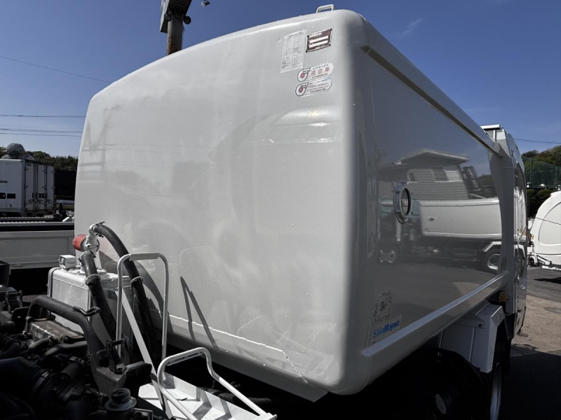 巻き込みパッカー車 新明和製8.0立米積載2350kg|中古トラックの販売・買取・査定のアイナビ