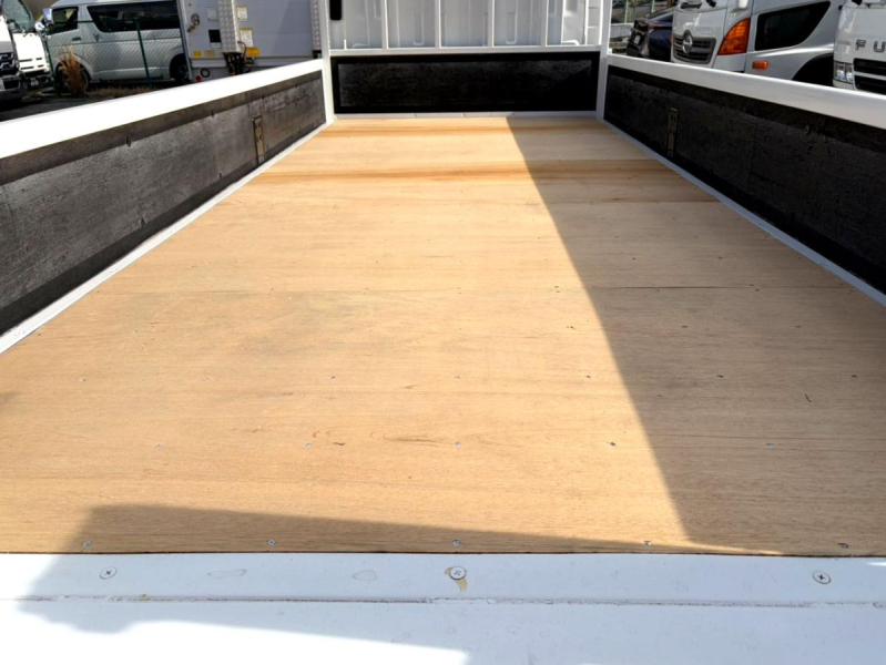 平成23年いすゞエルフ平ボディPG付ロング全塗装SKG-NLR85AR|中古トラックの販売・買取・査定のアイナビ