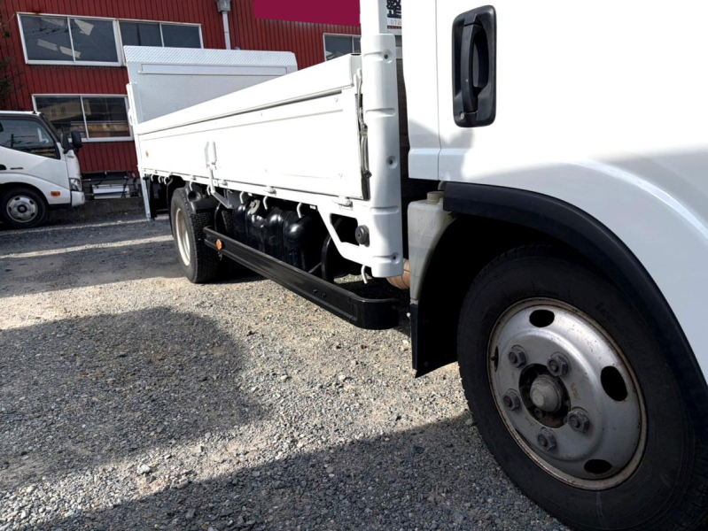 平成23年いすゞエルフ平ボディPG付ロング全塗装SKG-NLR85AR|中古トラックの販売・買取・査定のアイナビ