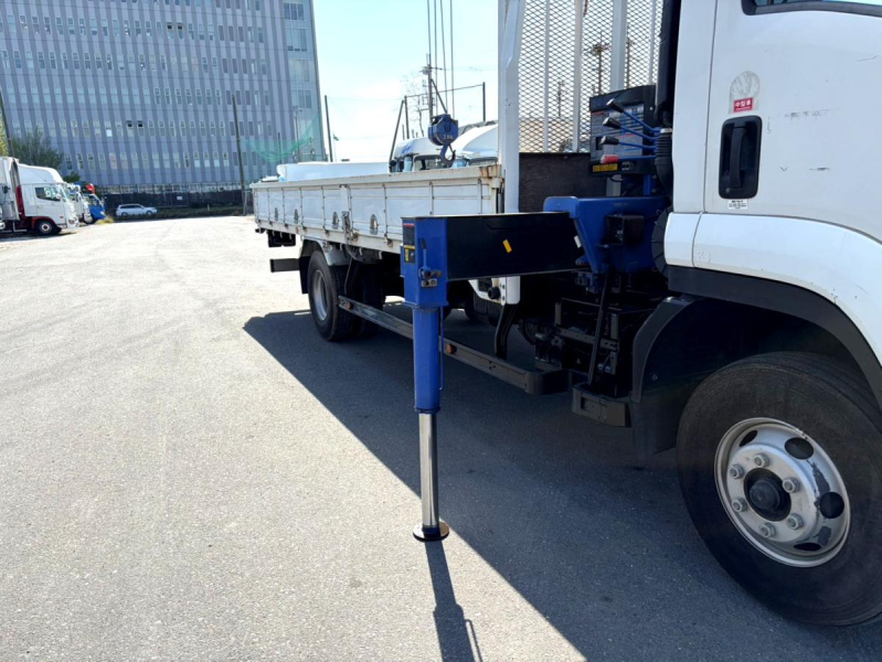 平成22年いすゞフォワード4tタダノ4段クレーンPKG-FRR90S1|中古トラックの販売・買取・査定のアイナビ