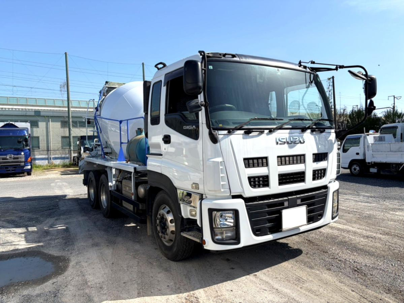 平成27年いすゞギガ大型ミキサーカヤバ製ETCQKG-CXZ77AT|中古トラックの販売・買取・査定のアイナビ