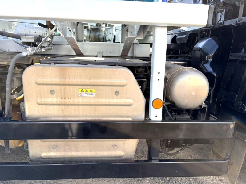 平成27年いすゞギガ大型ミキサーカヤバ製ETCQKG-CXZ77AT|中古トラックの販売・買取・査定のアイナビ