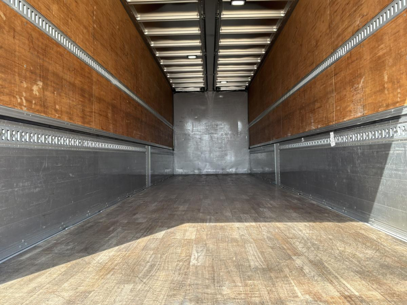 走行距離40万km台⭐️R3クオンアルミウイングハイルーフメッキ|中古トラックの販売・買取・査定のアイナビ