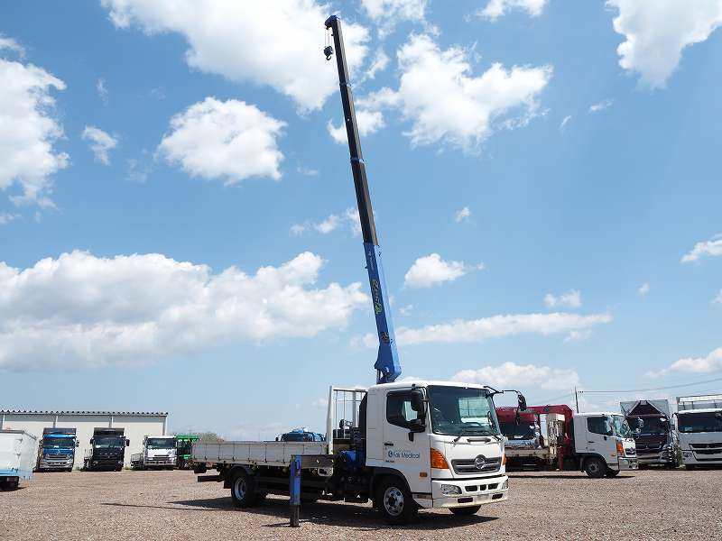 日野レンジャー4段クレーンラジコン角足平ボディ|中古トラックの販売・買取・査定のアイナビ