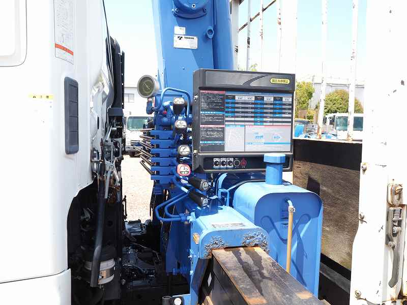 日野レンジャー4段クレーンラジコン角足平ボディ|中古トラックの販売・買取・査定のアイナビ