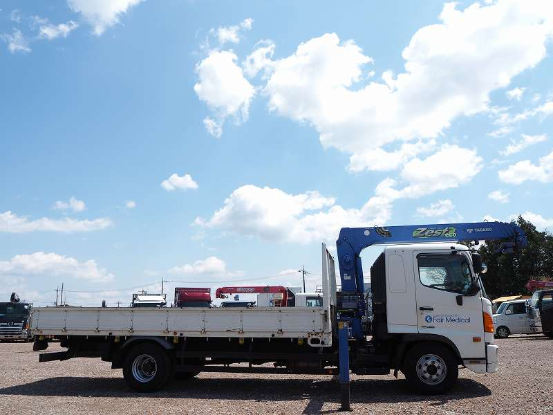 日野レンジャー4段クレーンラジコン角足平ボディ|中古トラックの販売・買取・査定のアイナビ