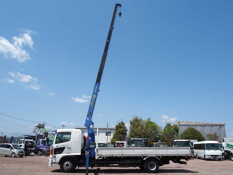 日野レンジャー4段クレーンラジコン角足平ボディ|中古トラックの販売・買取・査定のアイナビ