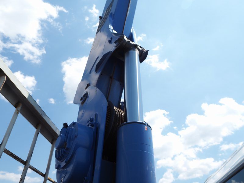 日野レンジャー4段クレーンラジコン角足平ボディ|中古トラックの販売・買取・査定のアイナビ