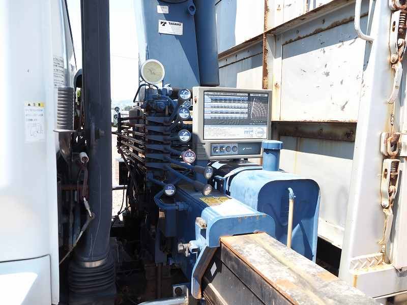 いすゞフォワードクレーン増トン4.6mボディ5段クレーン|中古トラックの販売・買取・査定のアイナビ