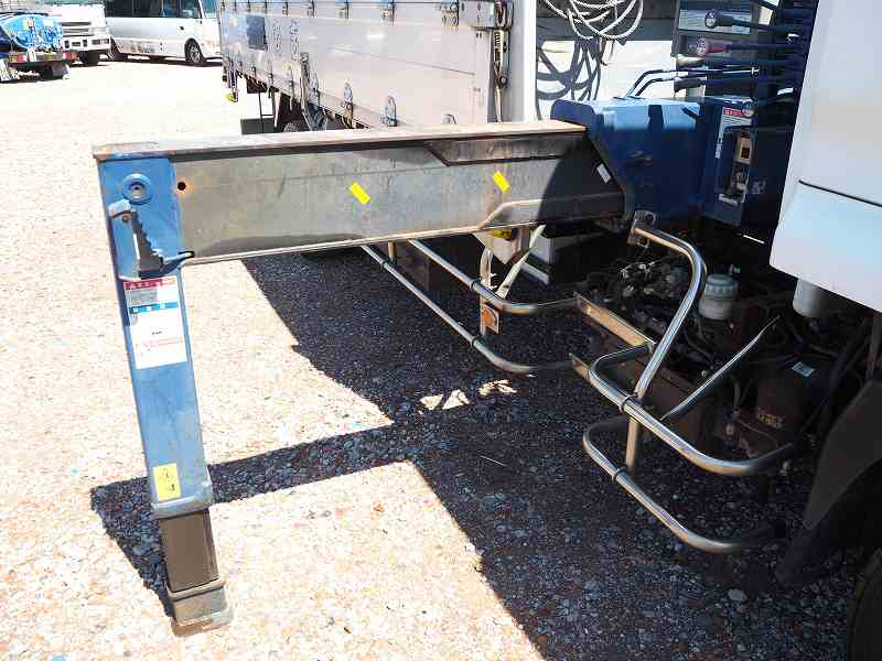 いすゞフォワードクレーン増トン4.6mボディ5段クレーン|中古トラックの販売・買取・査定のアイナビ