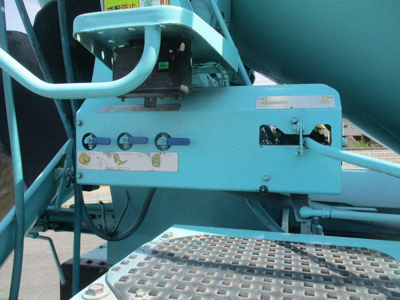 H29プロフィアミキサー車カヤバM44ドラム容量8.7立米車検R9/1|中古トラックの販売・買取・査定のアイナビ