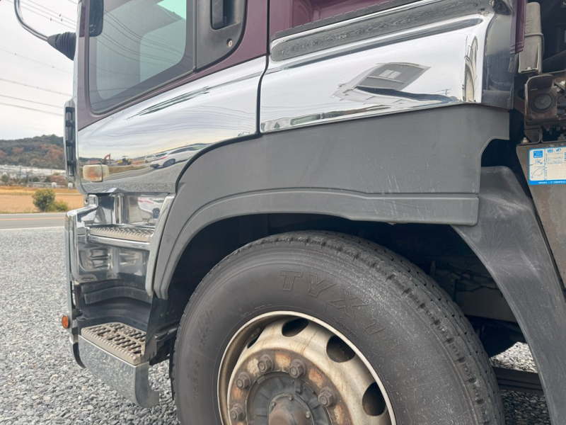 平成24年式☆いすゞギガトラクタ2デフ 第5輪18t MT16速|中古トラックの販売・買取・査定のアイナビ