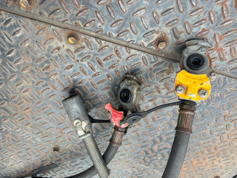 平成24年式☆いすゞギガトラクタ2デフ 第5輪18t MT16速|中古トラックの販売・買取・査定のアイナビ