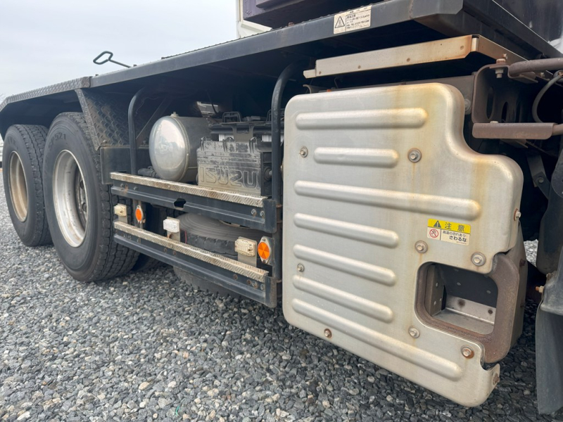 平成24年式☆いすゞギガトラクタ2デフ 第5輪18t MT16速|中古トラックの販売・買取・査定のアイナビ