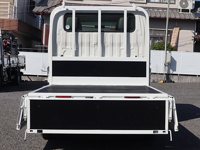 Wキャブ 積載1.25t ジャストロー 普通免許対応 6人乗|中古トラックの販売・買取・査定のアイナビ