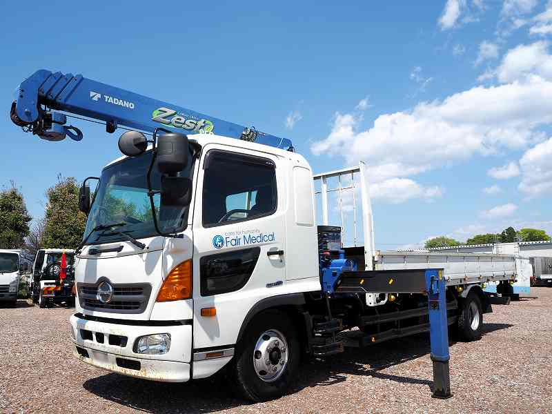 日野レンジャー4段クレーンラジコン角足平ボディ|中古トラックの販売・買取・査定のアイナビ