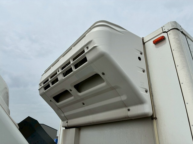 デンソーR404A可動式仕切り板150馬力スムーサーEx|中古トラックの販売・買取・査定のアイナビ