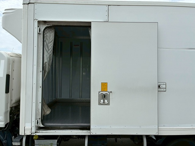 デンソーR404A可動式仕切り板150馬力スムーサーEx|中古トラックの販売・買取・査定のアイナビ