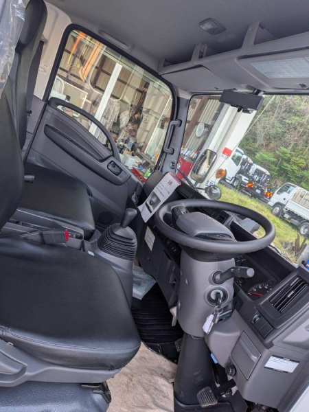 令和6年式 いすゞ 新明和6.5m3 回転ダンプ式 SUS材質変更|中古トラックの販売・買取・査定のアイナビ